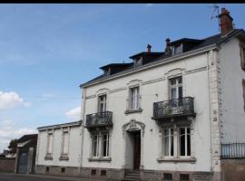 Augustodun'Home – hotel w mieście Autun