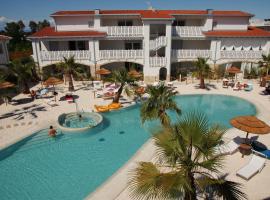 Cala Blu Residence con piscina-Centralissimo Lido di Jesolo，利多迪迪耶索洛阿祖拉卡丁車賽道（Pista Azzurra－Karting）附近的飯店