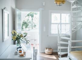 Odyssey Suites, hotel i Poros