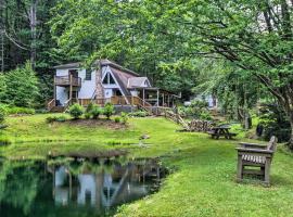 Serene Todd Getaway with Private Pond and Creek Views!, hotel Toddban