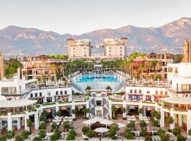 Cratos Premium Hotel Casino & SPA, hotell i Kyrenia