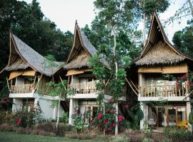 Fox & The Firefly Cottages, hotel i Loboc