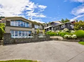 Queenstown House Bed & Breakfast and Apartments