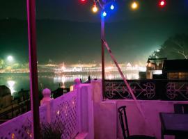 Shivam Tourist Guest House, ξενοδοχείο σε Būndi