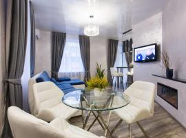 New luxury Apartment in the Center on Konstitution Square, hotel near Kharkov Historical Museum, Kharkiv