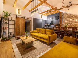 PORANEK W GÓRACH, hotel in Ustrzyki Dolne