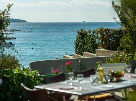 Sahara House Apartments, hotel in Rogoznica