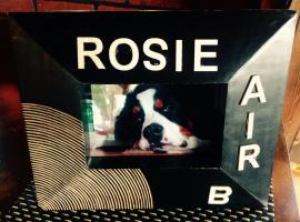 Rosie AirB、Hébertvilleのコテージ