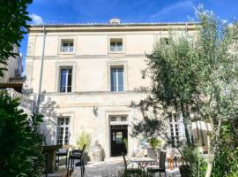 A Propos - Chambres d'Hôtes, hotel in Orange