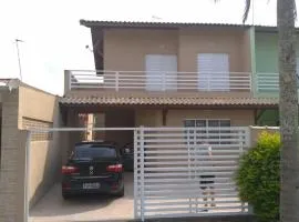 Linda Casa pé na areia em Mongagua