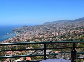 Bay View Apartment, hotel perto de Quinta do Palheiro Ferreiro, Funchal