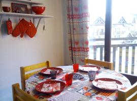 Appartement Valmeinier 1800 pied des pistes, hotel a Valmeinier