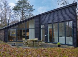Amazing Home In Grsted With Kitchen, luxury hotel in Græsted