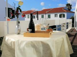 Surf & Guest Lorena´s House, hotel en Ribeira Grande