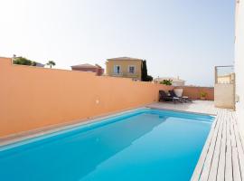 Modern House With Private Swimming Pool, hôtel à El Médano