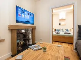 Sandpiper, apartment across from the beach