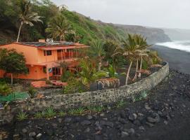 Tortuga B&B, hotel in São Filipe