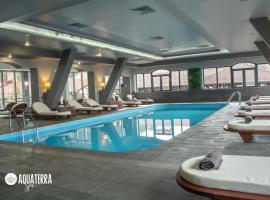 Q Resort and Spa, hotel con spa en Săcele