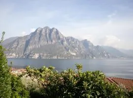 IseoLakeRental - Riva House