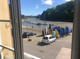 studio vue sur le Port saint Goustan classé 3 étoiles!, hotel ad Auray