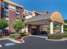 Comfort Inn & Suites Suwanee - Sugarloaf, hotell sihtkohas Suwanee lennujaama Gwinnett County (Briscoe Field) - LZU lähedal