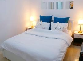 Charming Luxury Room 10 Min from the Old City, homestay in Jerusalem