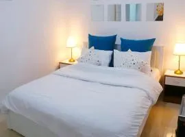 Charming Luxury Room 10 Min from the Old City