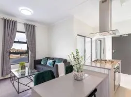 Alimama Spaces: The Manson's 8 On New