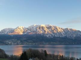 Ferienwohnung Grubinger, hotel familiar en Unterach am Attersee