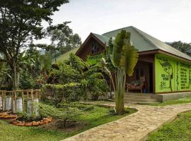Bwindi Ride 4 A Woman Guest House, hotel v destinaci Kinkizi