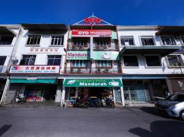 OYO 836 Mandurah Room & Cafe, hotel near Kuching Waterfront Bazaar, Kuching