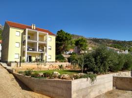 Hvar Apartment, hotel in Zavala