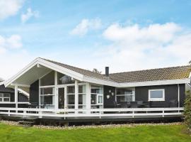 6 person holiday home in Svendborg, sewaan penginapan tepi pantai di Svendborg