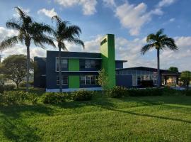 Travel Inn Fort Pierce, motel ở Fort Pierce