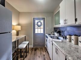 Cozy Apartment with Patio 5 mi to Hershey Park!，位于洪美尔斯镇的酒店