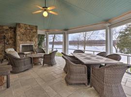 Waterfront Vacation Rental Near Louisville!，Prospect的飯店