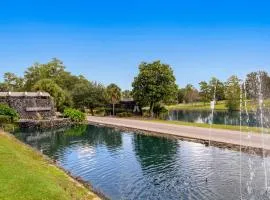Golfer's Getaway! Modern Diamondhead Condo