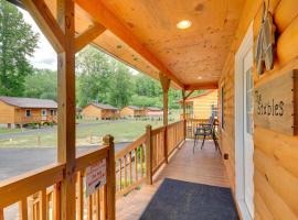 Cozy Bryson City Cabin on Tuck River with Fire Pit!, vacation rental in Bryson City