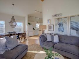 Walk to Ocean! Chic Summer House Cottage, hotel di Pacific Beach