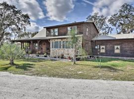 40-Acre Farm with Animals and Fishing in Sebring!, Hotel in Sebring