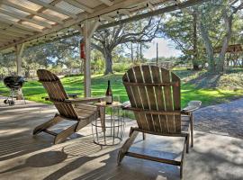 Arroyo Grande Home 3 Mi to Golf Course and Wineries!、アロヨ・グランデのホテル