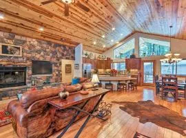 Lavish Cabin with Deck Less Than 3 Mi to Pinetop Country Club