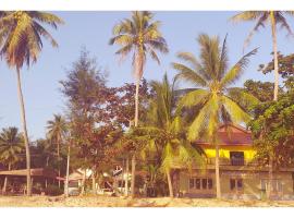 TAWAN RESORT, hotel a Chumphon