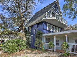 Coastal, Walkable Home in Historic Southport!, hotel in Southport