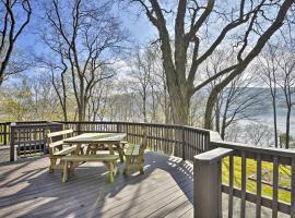 Skaneateles Lake Home Water Views and Private Beach, hotel in Homer