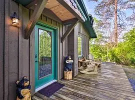 Secluded Cabin with Hot Tub, 3 Mi to Pigeon Forge!