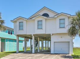 Oceanfront Galveston Home - Walk to Beach!, hotel v mestu Galveston