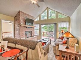 Private Boat Slip, Dock: Waterfront Lake Ozark Gem, Hotel in Sunrise Beach