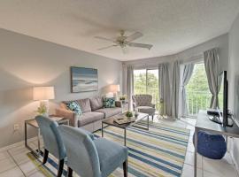 Pool Access, Walk to Manatee Beach Coastal Condo, hotel i Holmes Beach