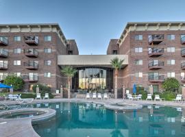 Queens Bay Resort Condo Walk to Golf, Pool, Beach, khách sạn ở Lake Havasu City